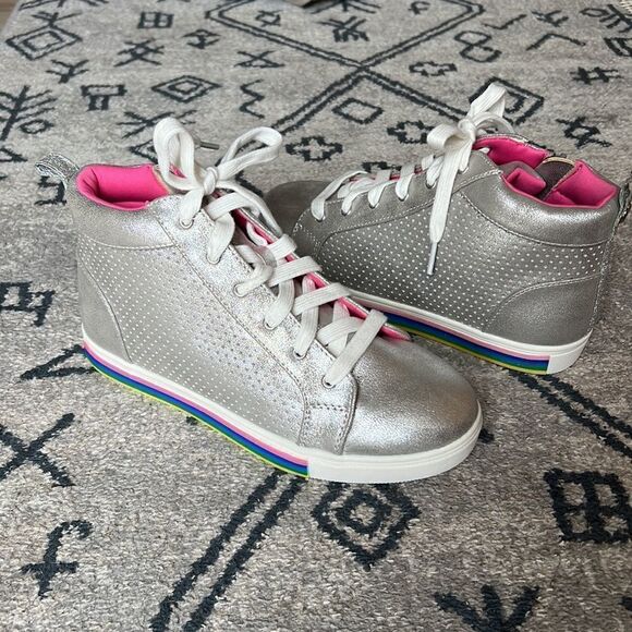 High top metallic sneakers - girls size 5 rainbow sole zip up side - Picture 2 of 7
